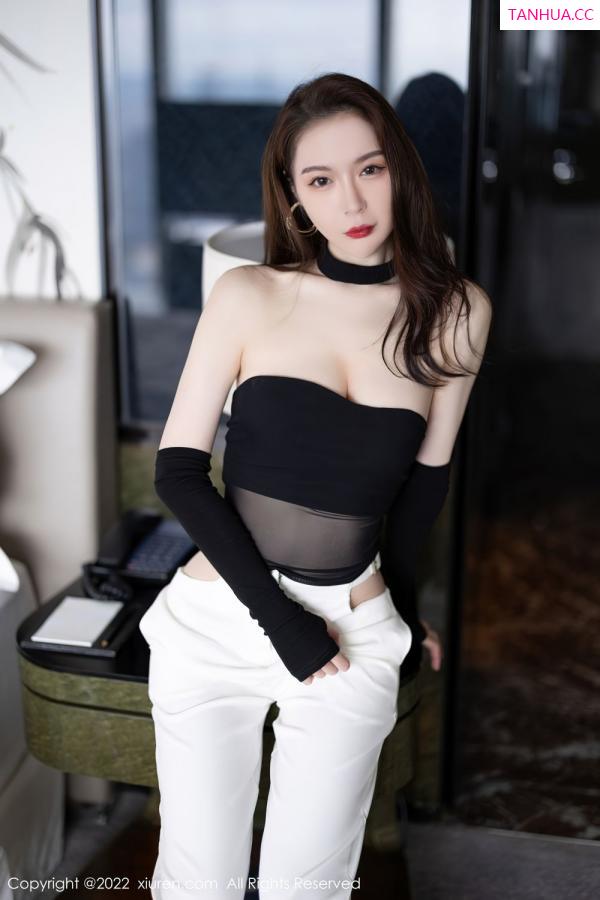 梦心玥  [XiuRen]高清写真图 2022.08.24 No.5487 梦心玥第16张图片